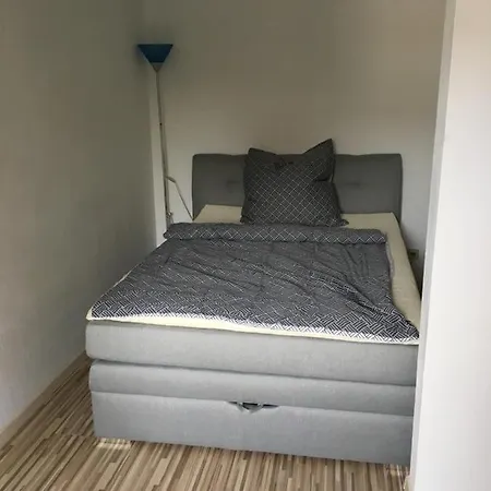 Luxurious 1 Bed Business Apt Near Daimler Apartmán *