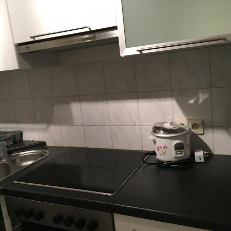 Luxurious 1 Bed Business Apt Near Daimler Apartmán *