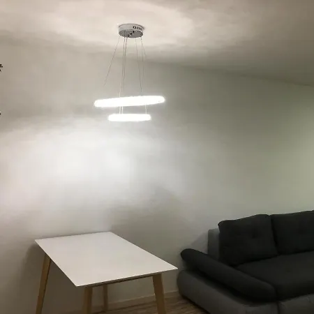 Luxurious 1 Bed Business Apt Near Daimler Apartmán *