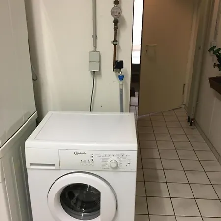 Luxurious 1 Bed Business Apt Near Daimler Apartmán *