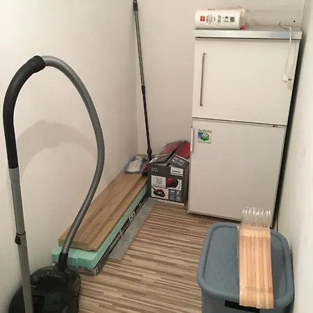 Luxurious 1 Bed Business Apt Near Daimler Apartmán